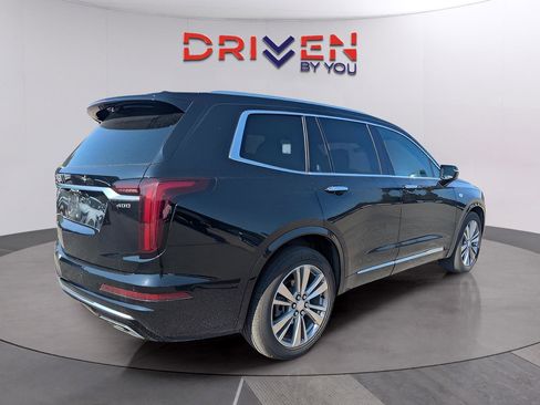 Used 2023 Cadillac XT6 Premium Luxury image 5