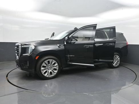 Used 2021 GMC Yukon XL SLT w/ SLT Luxury Plus Package AWD/4WD image 37