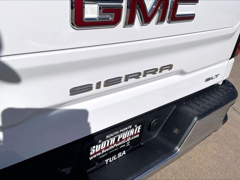 Used 2025 GMC Sierra 1500 SLT w/ SLT Premium Package image 29