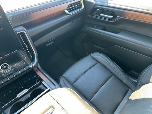 Used 2025 GMC Yukon XL Denali w/ Sun & Power Step Package AWD/4WD image 26