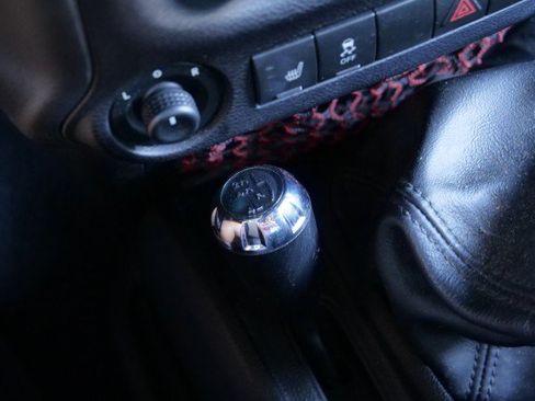 Used 2017 Jeep Wrangler Rubicon AWD/4WD image 30