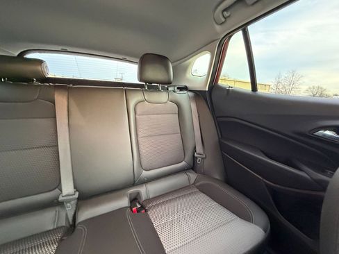 Used 2025 Chevrolet Trax LT image 35