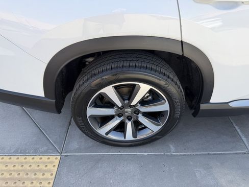 Used 2024 Honda Pilot Touring image 15