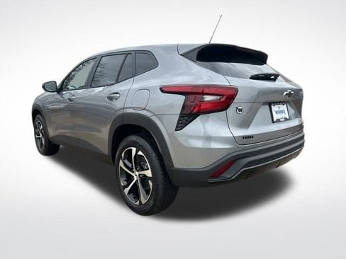 New 2026 Chevrolet Trax RS image 3