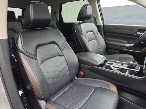 Used 2024 Nissan Pathfinder Platinum w/ Cargo Package image 50