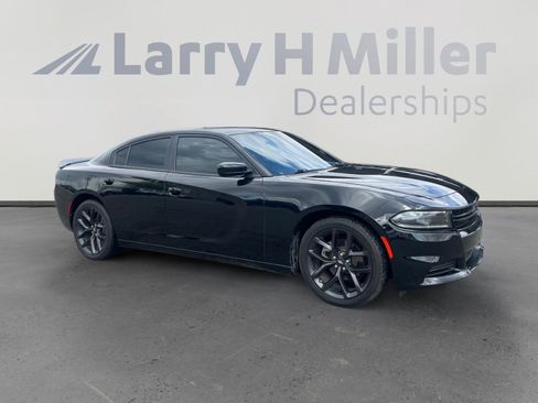 Used 2022 Dodge Charger SXT w/ Blacktop Package image 7