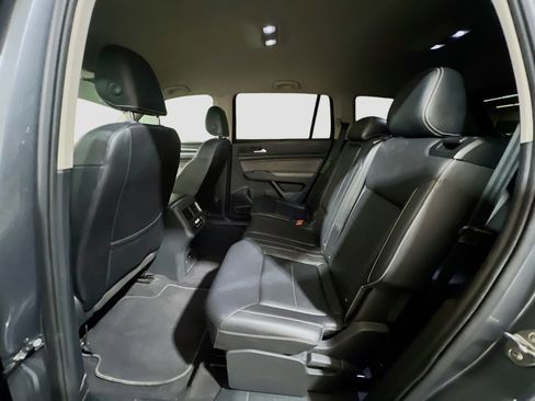 Used 2021 Volkswagen Atlas SE FWD image 16