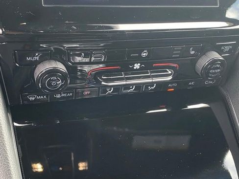 New 2025 Jeep Grand Cherokee L Altitude image 22