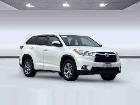 Used 2015 Toyota Highlander Plus image 6