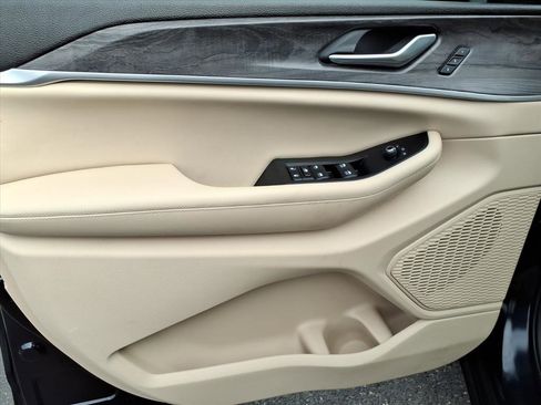 Certified 2024 Jeep Grand Cherokee Limited image 11