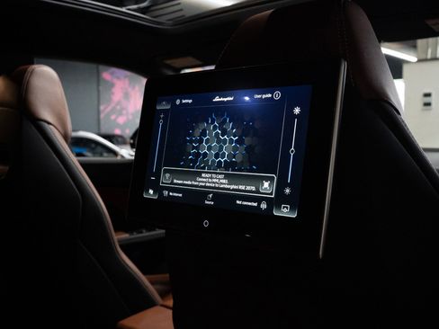 Used 2023 Lamborghini Urus S image 21