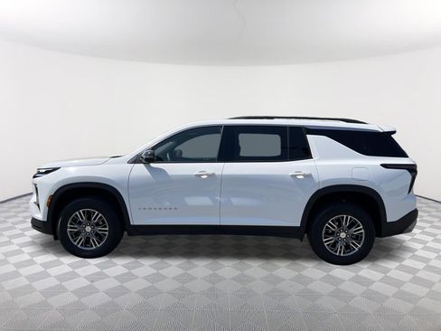 Used 2024 Chevrolet Traverse LT AWD/4WD image 16