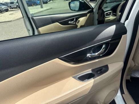 Used 2015 Nissan Rogue SL w/ SL Premium Package FWD image 10