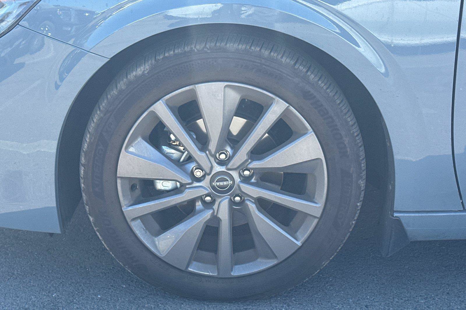 Certified 2026 Nissan Sentra SL w/ Floor Mat Package FWD image 3