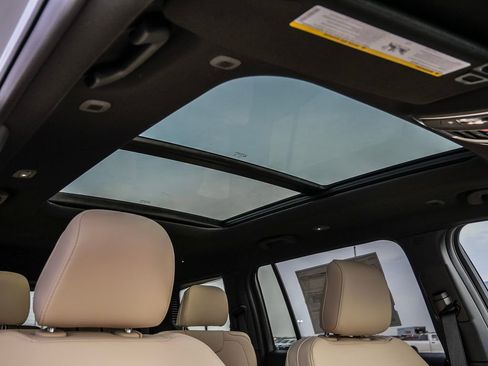 New 2026 Jeep Grand Cherokee L Limited image 17