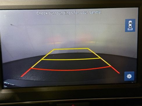 Used 2022 Hyundai Elantra SE FWD image 19