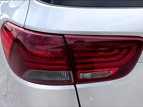 Used 2020 Kia Sorento LX FWD image 27