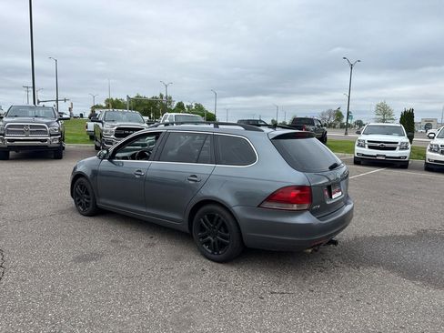 Used 2011 Volkswagen Jetta TDI FWD image 3