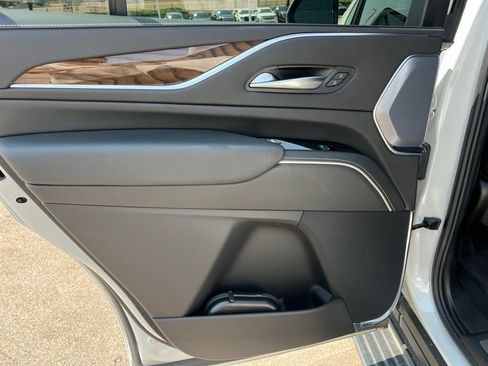 Certified 2024 Cadillac Escalade Sport Platinum w/ LPO, ONYX Package AWD/4WD image 15