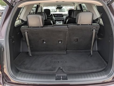 Used 2024 Hyundai Palisade SEL FWD image 28