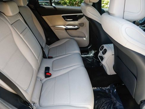 Certified 2025 Mercedes-Benz GLC 350e 4MATIC image 17