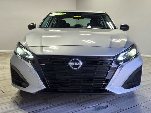 Used 2024 Nissan Altima 2.5 SV image 8