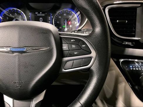 Used 2021 Chrysler Voyager Lxi FWD image 19
