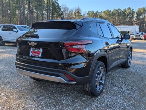 New 2026 Chevrolet Trax LT image 2