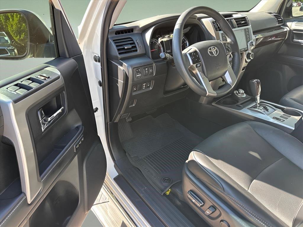Used 2022 Toyota 4Runner Limited AWD/4WD image 15
