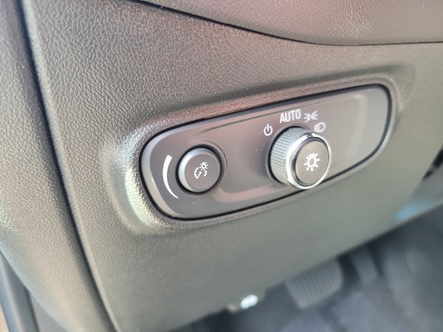 Used 2021 Chevrolet Equinox LT AWD/4WD image 19