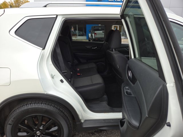 Used 2018 Nissan Rogue SV FWD image 36