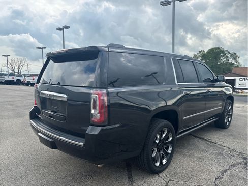 Certified 2020 GMC Yukon XL Denali w/ Denali Ultimate Package AWD/4WD image 4