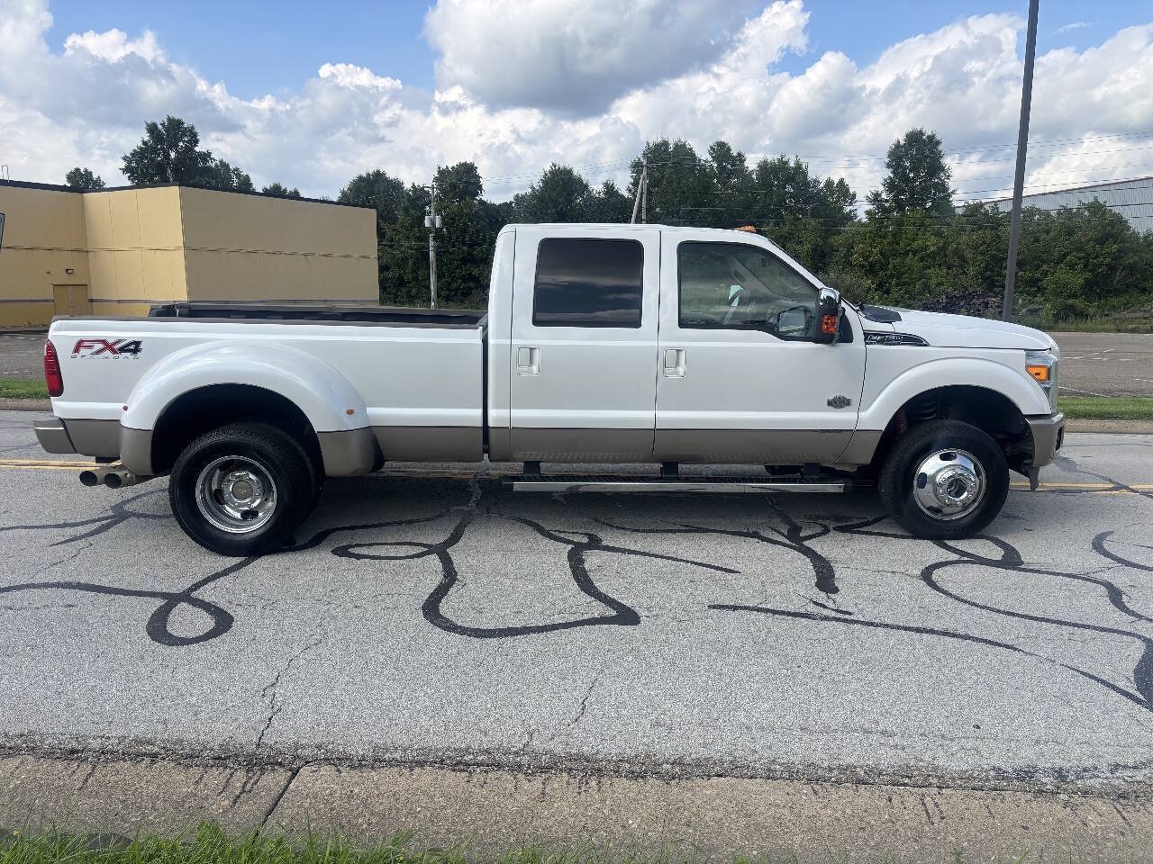 Used 2012 Ford F350 King Ranch w/ King Ranch w/Chrome Pkg AWD/4WD image 4