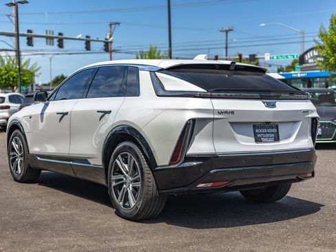 Used 2024 Cadillac Lyriq Luxury RWD image 9