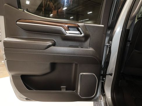 Used 2023 GMC Sierra 1500 SLT w/ SLT Premium Plus Package image 21