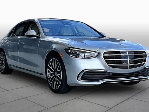 Used 2022 Mercedes-Benz S 500 4MATIC image 2