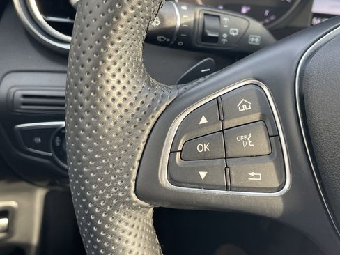 Used 2017 Mercedes-Benz GLC 300 4MATIC image 28