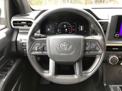 Certified 2025 Toyota Tacoma SR5 image 18