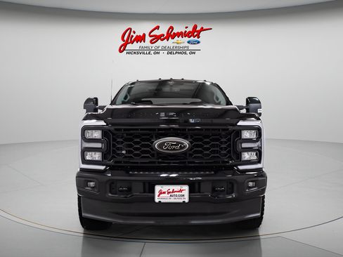 Used 2025 Ford F250 Lariat w/ Black Appearance Package AWD/4WD image 2