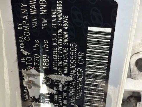 Used 2021 Hyundai Venue SE image 29