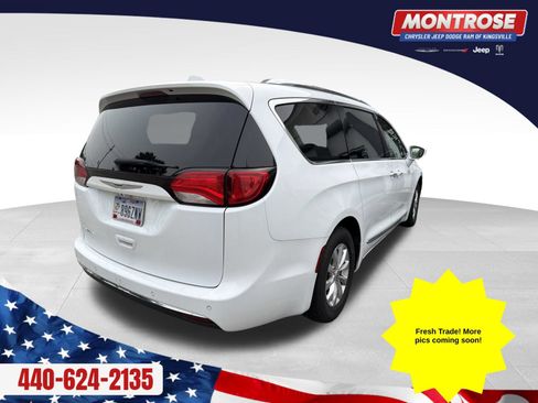 Used 2019 Chrysler Pacifica Touring-L FWD image 6
