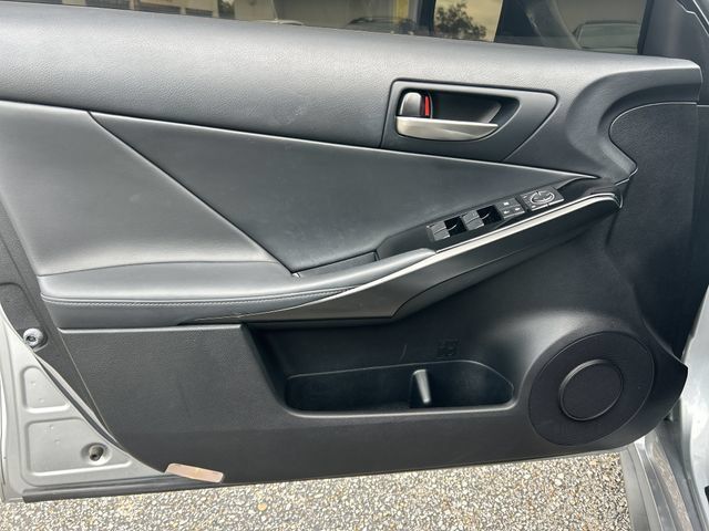 Used 2023 Lexus IS 300 w/ Comfort Package RWD image 17