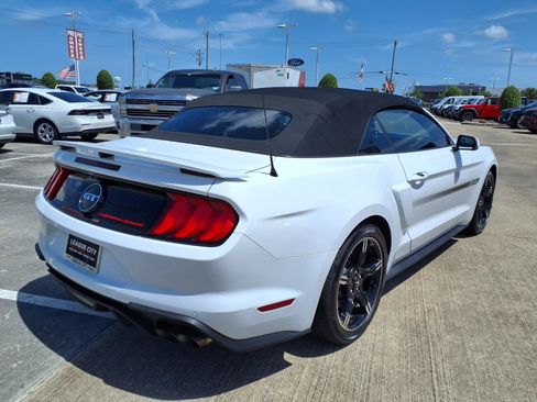 Used 2020 Ford Mustang GT Premium w/ Equipment Group 401A RWD image 4