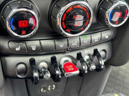 Used 2015 MINI Cooper 4-Door Hardtop FWD image 28