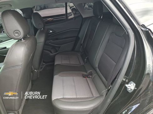 Used 2024 Chevrolet Trax LT FWD image 18
