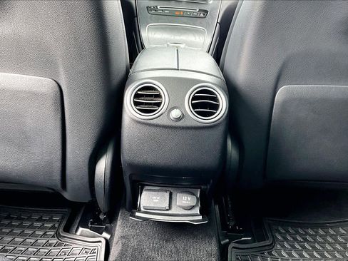 Certified 2019 Mercedes-Benz GLC 300 image 32