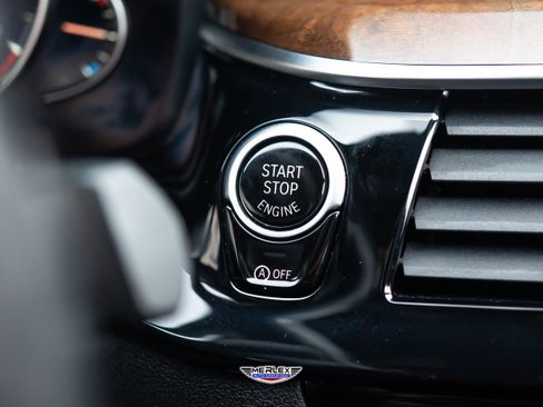 Used 2018 BMW 540i xDrive xDrive M-Sport w/ M Sport Package image 34