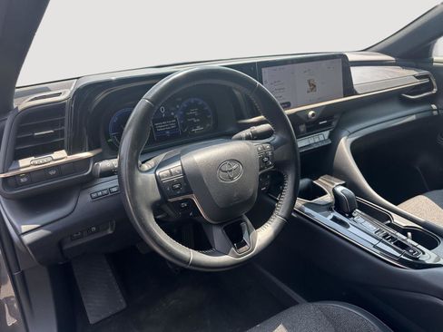 Used 2024 Toyota Crown AWD/4WD image 11