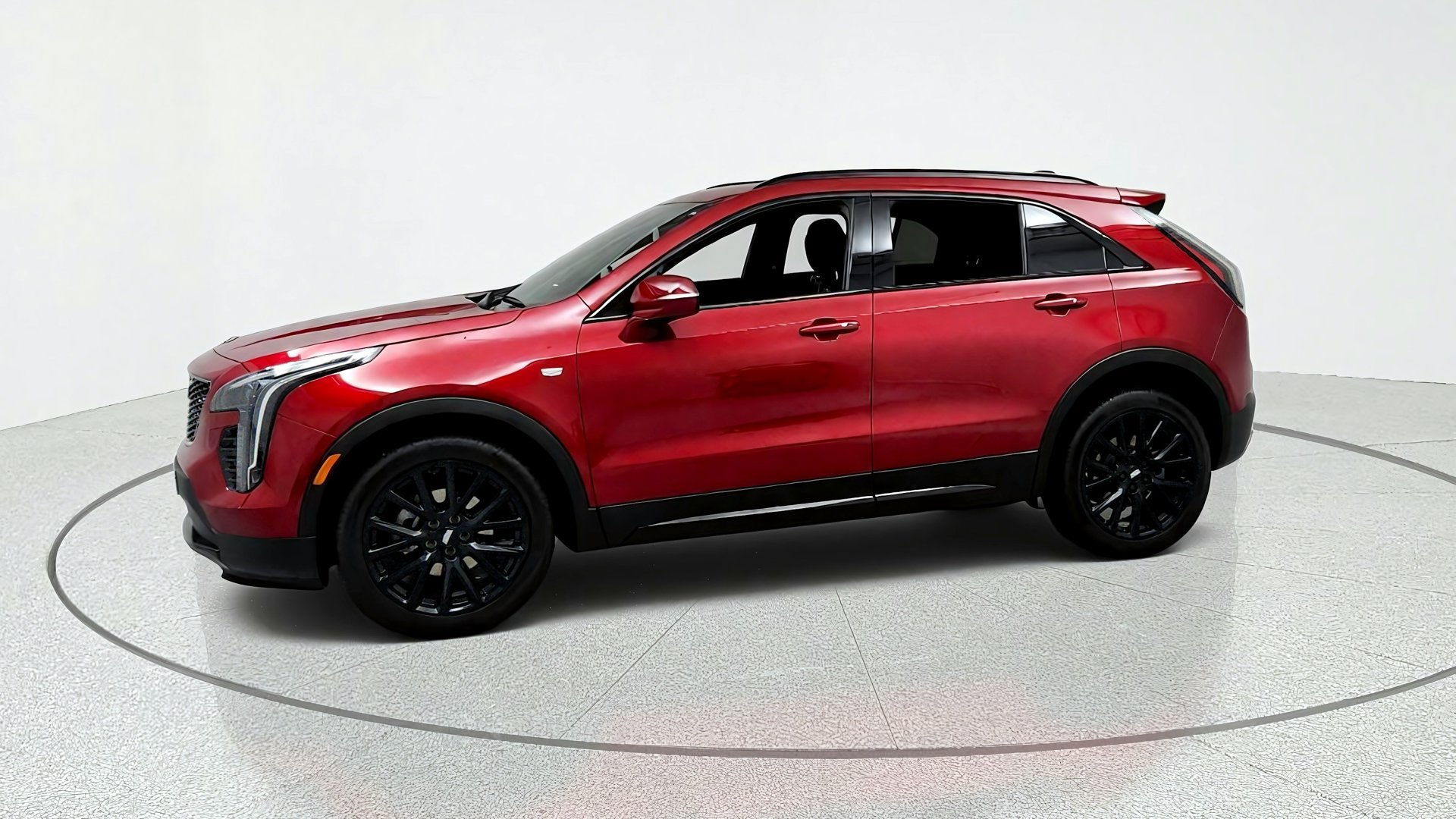 Certified 2022 Cadillac XT4 Sport w/ LPO, ONYX Package AWD/4WD image 2