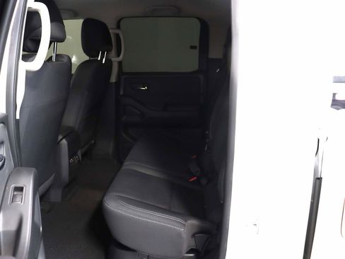 Used 2024 Nissan Frontier SV w/ SV Convenience Package image 15